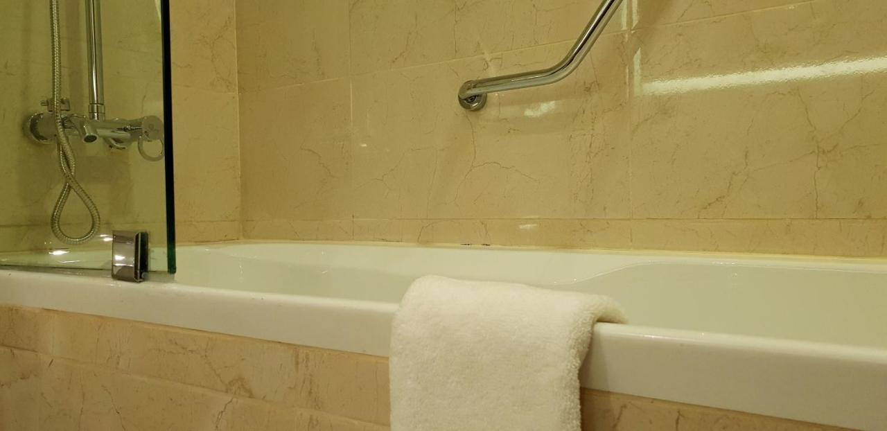 דובאי Jacob'S Garden Hotel מראה חיצוני תמונה