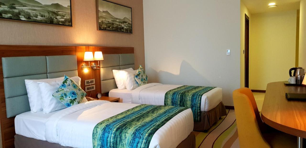דובאי Jacob'S Garden Hotel מראה חיצוני תמונה